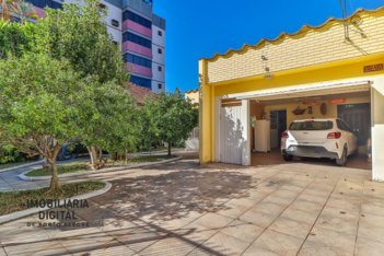 house em Rua Líbero Badaró, Passo da Areia - Porto Alegre - RS