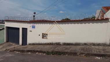 house em Rua Maria de Brito Kalle, Jardim Corcetti I - Varginha - MG