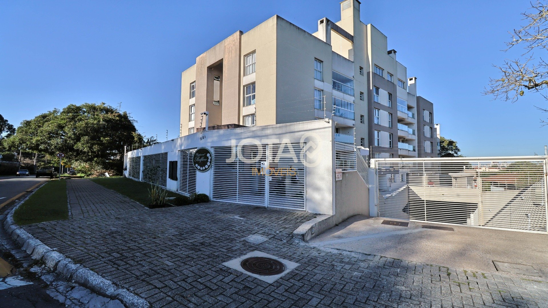 APARTAMENTO 2 QUARTOS E 2 VAGAS (25)