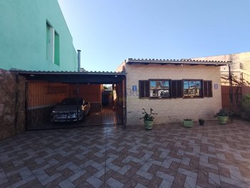 house em Avenida Souza Melo, Sarandi - Porto Alegre - RS