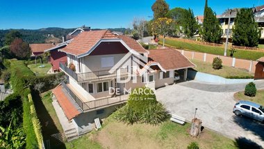 house em Rua Genebra, Vila Nova Suíça - Campos do Jordão - SP