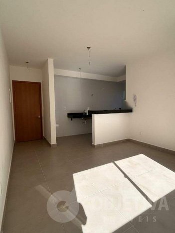 apartment em Avenida Arnaldo Contursi, Marta Helena - Uberlândia - MG