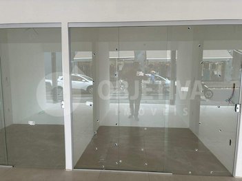 business em Avenida Floriano Peixoto, Centro - Uberlândia - MG