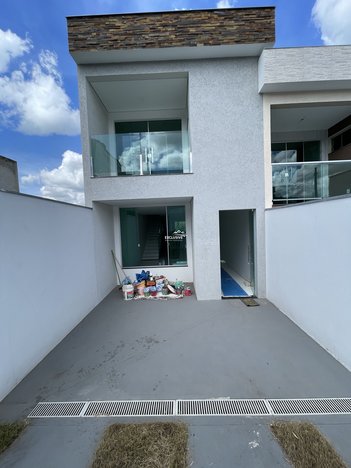house em Rua Airton Senna, Capelinha - Betim - MG