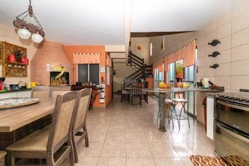 house em Rua Amazonas de Souza Azevedo, Bacacheri - Curitiba - PR