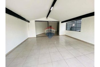 commercial_building em Alameda Lucas Nogueira Garcez, Vila Thais - Atibaia - SP