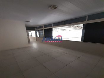 industrial em Avenida Getúlio Vargas, Jardim Califórnia - Jacareí - SP