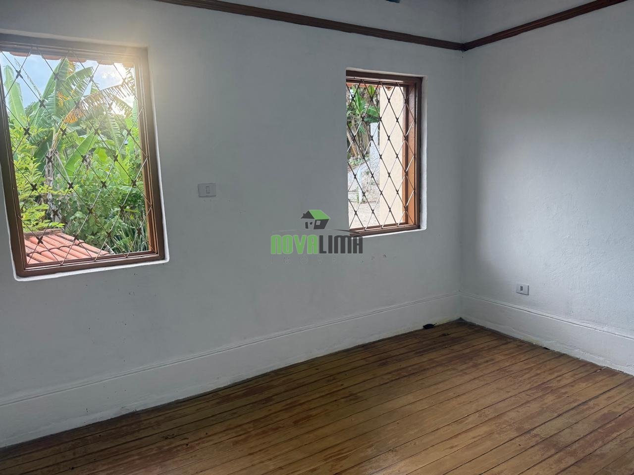 1a4379d7-d793-400a-9a47-ce2c8a5abc2d