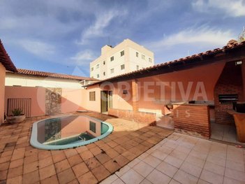 house em Rua Armando Tucci, Santa Mônica - Uberlândia - MG