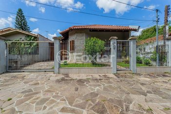house em Rua Doutor Jorge Fayet, Chácara das Pedras - Porto Alegre - RS