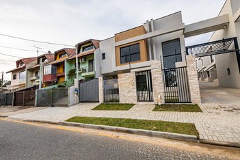 house em Rua Emílio Zattera, São Braz - Curitiba - PR