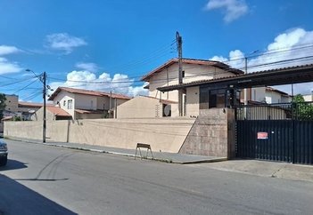 house em Rua Inglaterra, Itaperi - Fortaleza - CE