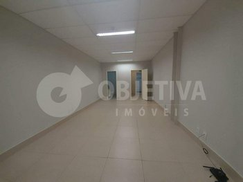office em Avenida Nicomedes Alves dos Santos, Morada da Colina - Uberlândia - MG