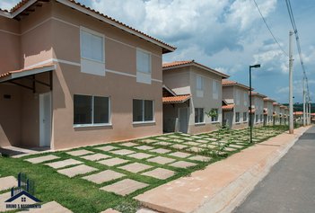 house em Rua dos Coqueirais, Jardim Petrópolis - Cotia - SP