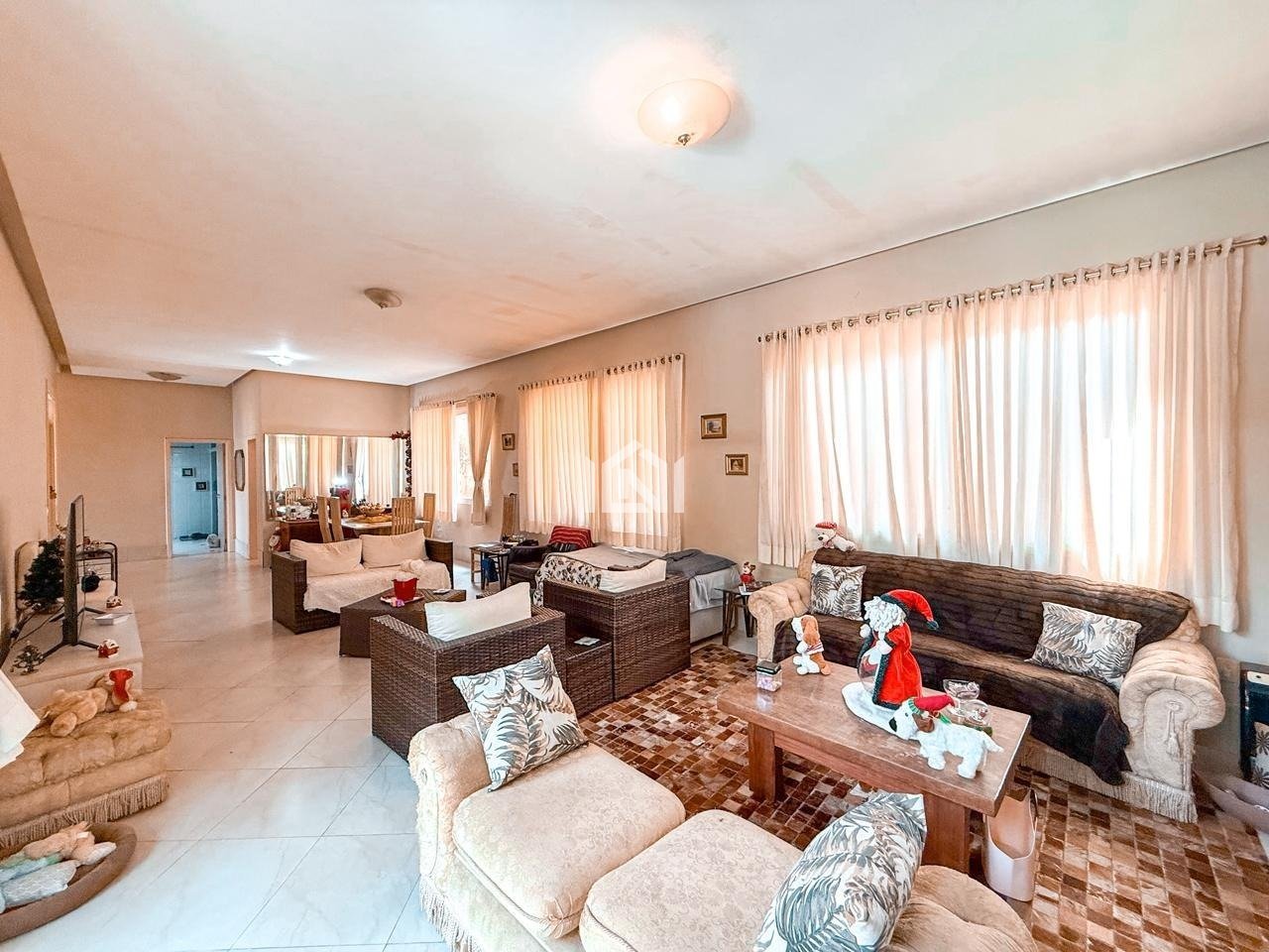 casa para locacao no condominio golf village - sala para 3 ambientes