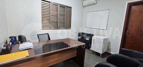 office em Rua Araxá, Osvaldo Rezende - Uberlândia - MG