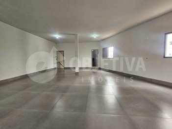 business em Rua Gregôrio Pereira, Cazeca - Uberlândia - MG