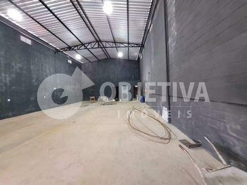 industrial em Rua Oliveira Viana, Pampulha - Uberlândia - MG