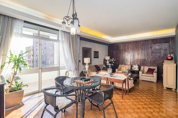 apartment em Rua Jardim Cristofel, Independência - Porto Alegre - RS