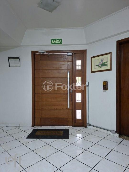 1.2_HALL.jpg