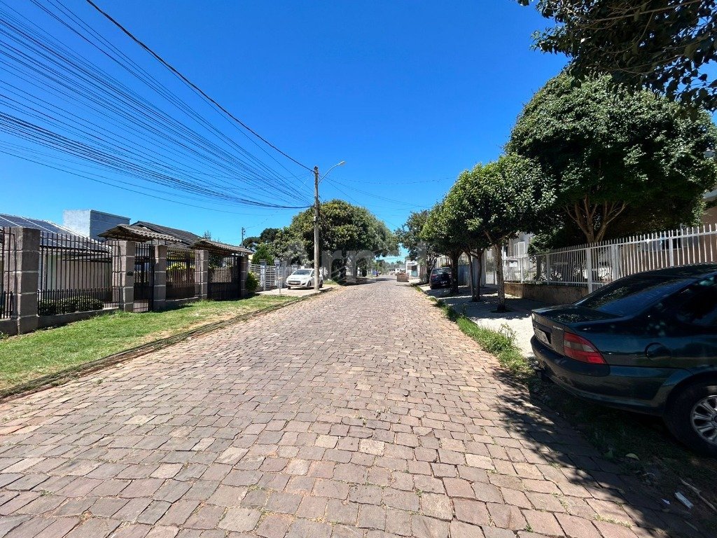 RUA A ESQUERDA