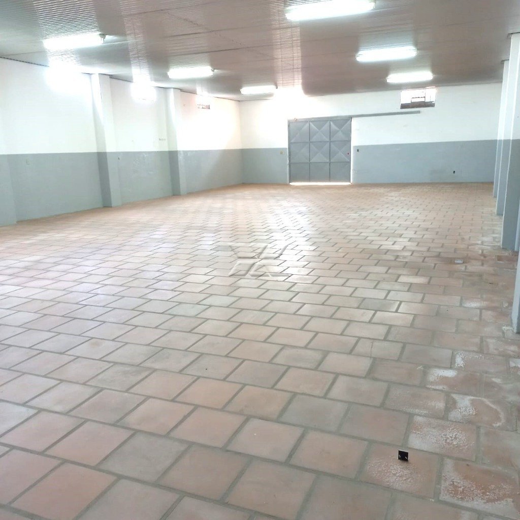 Barracão - vista contrária