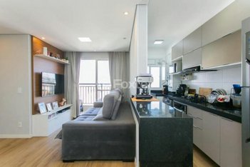 apartment em Avenida Pires do Rio, Vila Taquari - São Paulo - SP