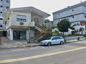 house em Rua Presidente Getúlio Vargas, Centro - Carlos Barbosa - RS