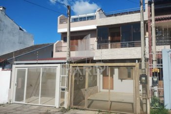house em Rua Waldemar da Silva Tavares, Guarujá - Porto Alegre - RS