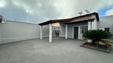 house em Avenida Engenheiro Domingos Varotto, Jardim Marajó - Uberaba - MG