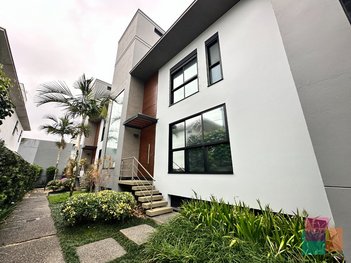house em Rua Marechal Deodoro, América - Joinville - SC