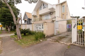 house em Rua Coronel José Carvalho de Oliveira, Uberaba - Curitiba - PR