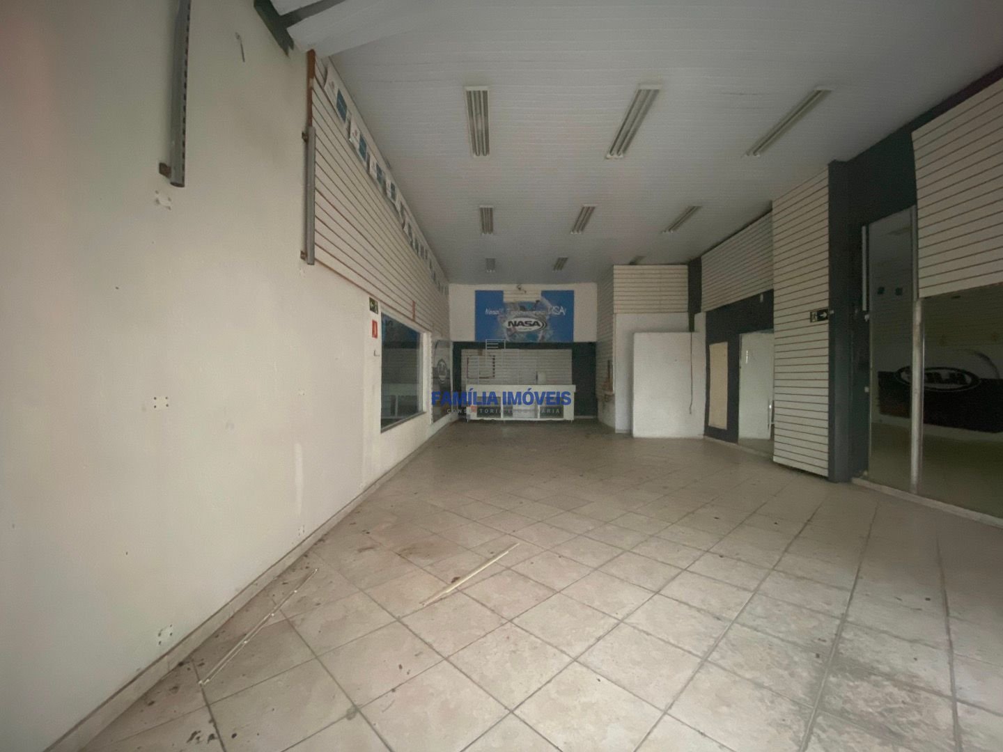 Alugar Loja comercial com galpão e garagem Vila Matias Santos SP