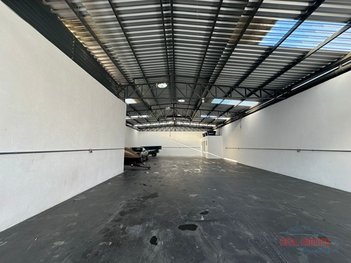 industrial em Rua João Samaha, São João Batista (Venda Nova) - Belo Horizonte - MG