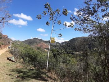 land_lot em Estrada Ministro Salgado Filho, Cuiabá - Petrópolis - RJ