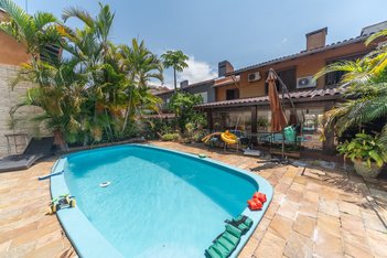 house em Adão Pinheiro da Silva, Ipanema - Porto Alegre - RS