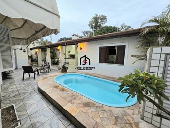 house em Rua Professor Luiz Gonzaga de Carvalho, Vila Santa Isabel - Taubaté - SP