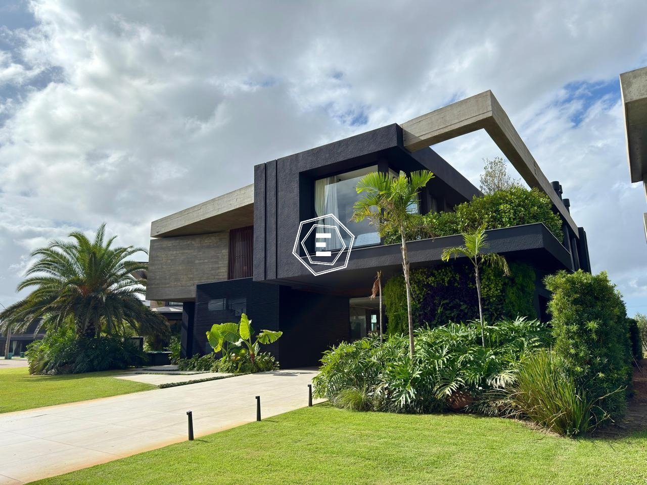 WhatsApp Image 2025-09-29 at 08.28