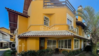 house em Avenida Luiz Boiteux Piazza, Cachoeira do Bom Jesus - Florianópolis - SC