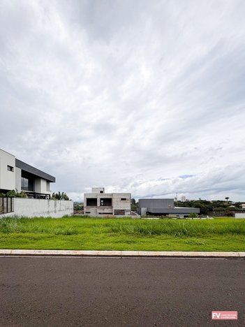 land_lot em Avenida Engenheiro Alberto Morato Krahenbuhl, Morato - Piracicaba - SP