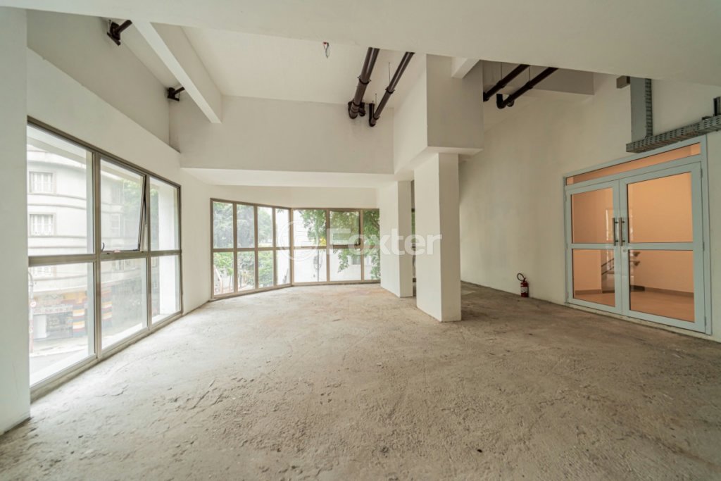 1729473489815-02_601301037_26_20rua_20aguiar_20de_20barros_2c_2069_20sala_20202_20bela_20vista_20esquina_20pauliceia_20remax_20_26_.jpeg