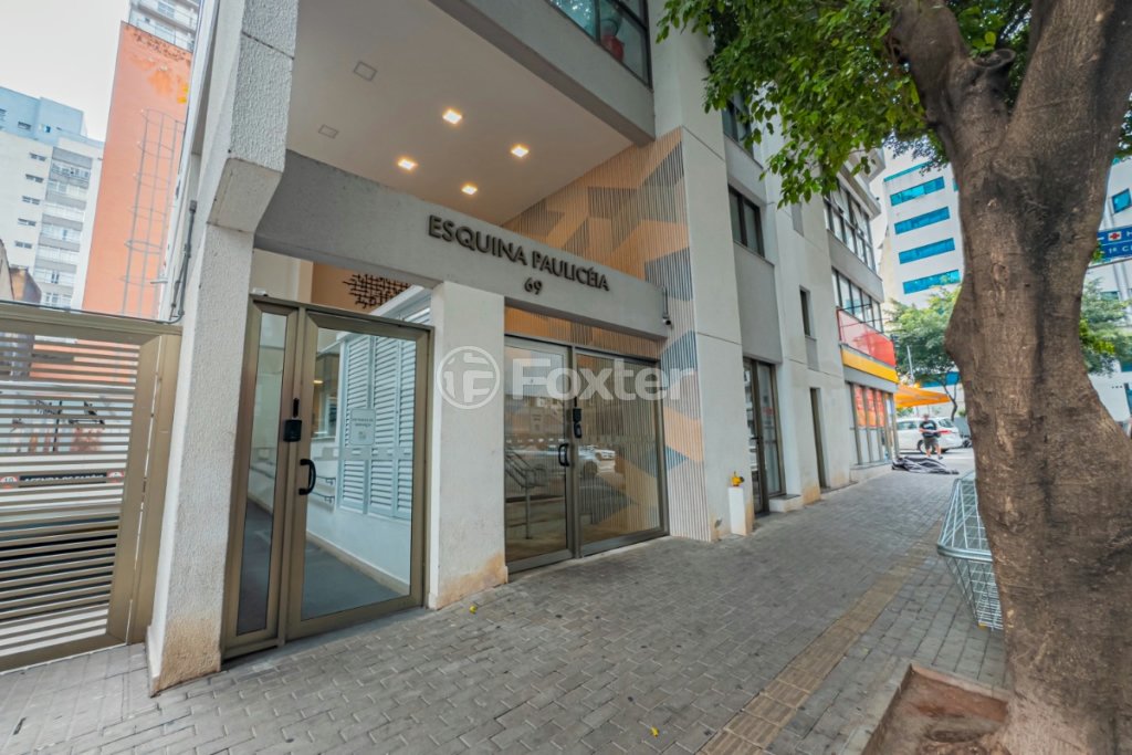 1729473488154-01_601301037_26_20rua_20aguiar_20de_20barros_2c_2069_20sala_20202_20bela_20vista_20esquina_20pauliceia_20remax_20_2_.jpeg
