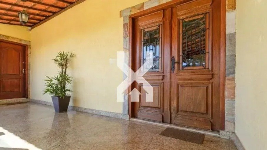 Casa com 4 quartos — Floramar, Belo Horizonte