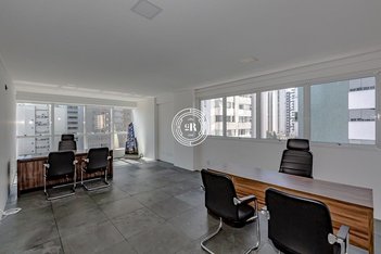 office em Arthur Max Dôose, Pioneiros - Balneário Camboriú - SC