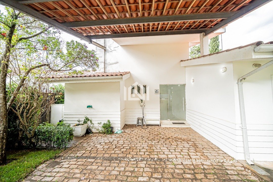 casa a venda no condominio jardim amanda - garagem