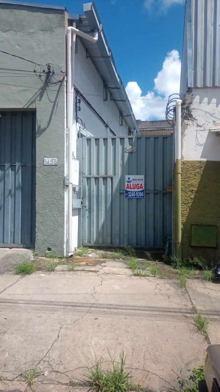Casa com 3 quartos — Nova Esperança, Belo Horizonte