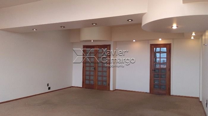 Sala principal vista contrária