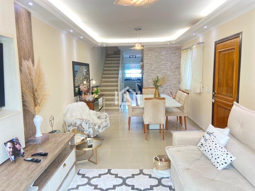 Casa à venda no Condomínio Villa D?Este. Sala de TV e Jantar. Visão Geral.