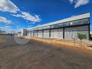 industrial em Rua Clarimundo Marques Pires, Segismundo Pereira - Uberlândia - MG