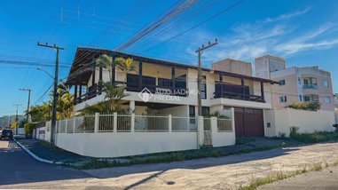 house em Rua Ernani Cotrim, Village - Imbituba - SC
